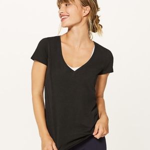 lululemon love tee v neck black size 4